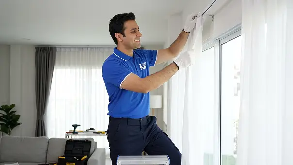 Curtain and blind installation in Palm Jumeirah